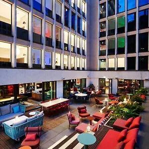 Отель Citizenm Champs-elysees, Париж