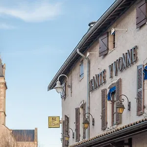 Logis Tante Yvonne & Son Restaurant Semi-gastronomique - Lyon Nord Frankrig
